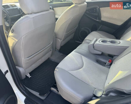 Белый Тойота RAV4 EV, объемом двигателя 0 л и пробегом 183 тыс. км за 12000 $, фото 11 на Automoto.ua