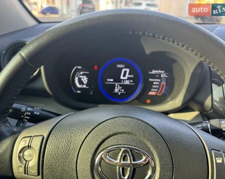 Белый Тойота RAV4 EV, объемом двигателя 0 л и пробегом 183 тыс. км за 12000 $, фото 19 на Automoto.ua