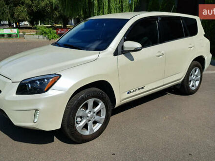 Тойота RAV4 EV 2012 в Днепре (Днепропетровске) на Automoto.ua Белый Тойота RAV4 EV, объемом двигателя 0 л и пробегом 154 тыс. км за 8999 $, фото 1 на Automoto.ua