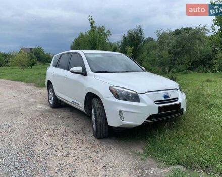 Белый Тойота RAV4 EV, объемом двигателя 0 л и пробегом 93 тыс. км за 13700 $, фото 1 на Automoto.ua