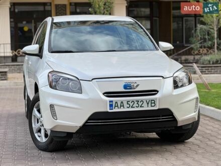 Білий Тойота RAV4 EV, об'ємом двигуна 0 л та пробігом 170 тис. км за 8500 $, фото 1 на Automoto.ua