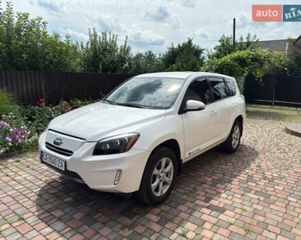 Белый Тойота RAV4 EV, объемом двигателя 0 л и пробегом 107 тыс. км за 12400 $, фото 1 на Automoto.ua
