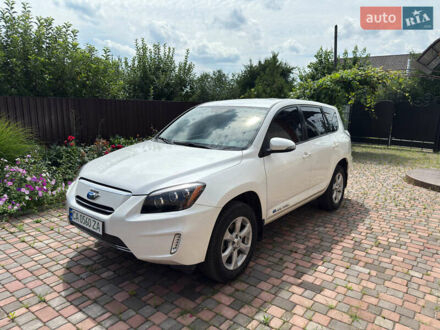 Белый Тойота RAV4 EV, объемом двигателя 0 л и пробегом 109 тыс. км за 10700 $, фото 1 на Automoto.ua