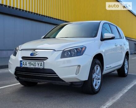 Белый Тойота RAV4 EV, объемом двигателя 0 л и пробегом 190 тыс. км за 14900 $, фото 1 на Automoto.ua