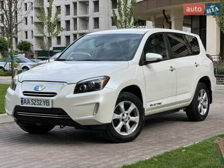 Білий Тойота RAV4 EV, об'ємом двигуна 0 л та пробігом 165 тис. км за 9200 $, фото 1 на Automoto.ua