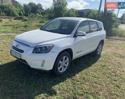Білий Тойота RAV4 EV, об'ємом двигуна 0 л та пробігом 195 тис. км за 9999 $, фото 1 на Automoto.ua
