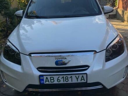 Белый Тойота RAV4 EV, объемом двигателя 0 л и пробегом 152 тыс. км за 11400 $, фото 1 на Automoto.ua