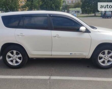 Белый Тойота RAV4 EV, объемом двигателя 0 л и пробегом 175 тыс. км за 12950 $, фото 1 на Automoto.ua