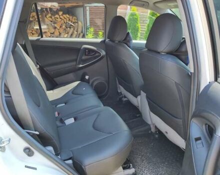 Білий Тойота RAV4 EV, об'ємом двигуна 0 л та пробігом 195 тис. км за 10500 $, фото 1 на Automoto.ua
