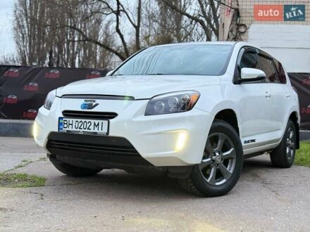 Белый Тойота RAV4 EV, объемом двигателя 0 л и пробегом 201 тыс. км за 11999 $, фото 1 на Automoto.ua