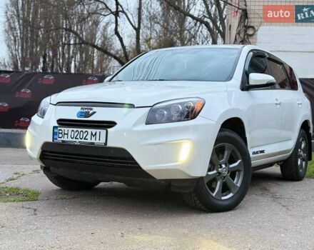 Білий Тойота RAV4 EV, об'ємом двигуна 0 л та пробігом 201 тис. км за 11999 $, фото 1 на Automoto.ua