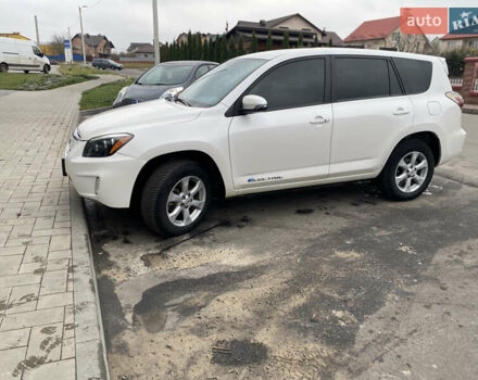 Білий Тойота RAV4 EV, об'ємом двигуна 0 л та пробігом 126 тис. км за 12000 $, фото 1 на Automoto.ua