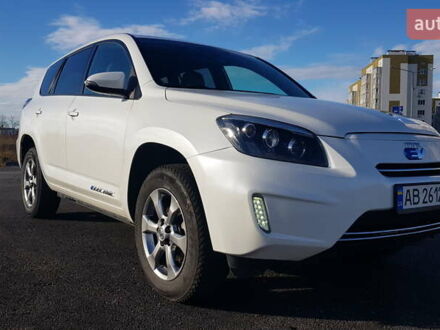 Белый Тойота RAV4 EV, объемом двигателя 0 л и пробегом 107 тыс. км за 11500 $, фото 1 на Automoto.ua