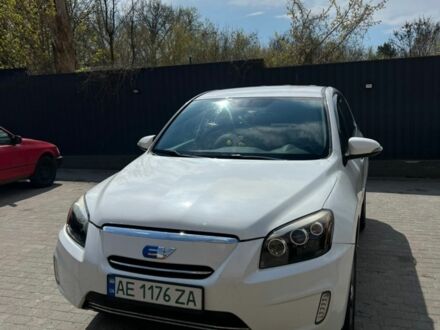 Белый Тойота RAV4 EV, объемом двигателя 0 л и пробегом 221 тыс. км за 11600 $, фото 1 на Automoto.ua