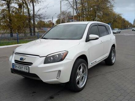 Тойота RAV4 EV 2014 в Одессе на Automoto.ua Белый Тойота RAV4 EV, объемом двигателя 0 л и пробегом 130 тыс. км за 13150 $, фото 1 на Automoto.ua