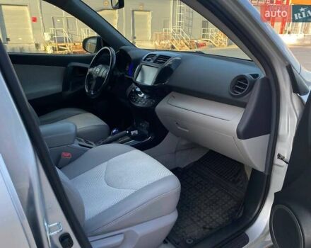 Сірий Тойота RAV4 EV, об'ємом двигуна 0 л та пробігом 210 тис. км за 10490 $, фото 22 на Automoto.ua