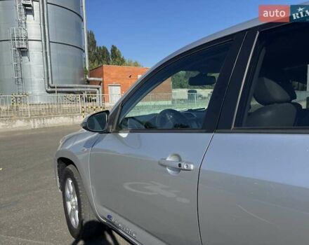 Тойота RAV4 EV 2013 в Киеве на Automoto.ua Серый Тойота RAV4 EV, объемом двигателя 0 л и пробегом 97 тыс. км за 11900 $, фото 2 на Automoto.ua