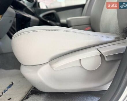 Тойота RAV4 EV 2013 в Киеве на Automoto.ua Серый Тойота RAV4 EV, объемом двигателя 0 л и пробегом 97 тыс. км за 11900 $, фото 15 на Automoto.ua