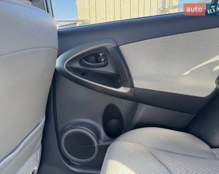 Тойота RAV4 EV 2013 в Киеве на Automoto.ua Серый Тойота RAV4 EV, объемом двигателя 0 л и пробегом 97 тыс. км за 11900 $, фото 27 на Automoto.ua