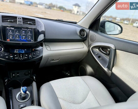 Сірий Тойота RAV4 EV, об'ємом двигуна 0 л та пробігом 149 тис. км за 11999 $, фото 22 на Automoto.ua