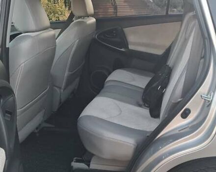 Серый Тойота RAV4 EV, объемом двигателя 0 л и пробегом 130 тыс. км за 8950 $, фото 44 на Automoto.ua