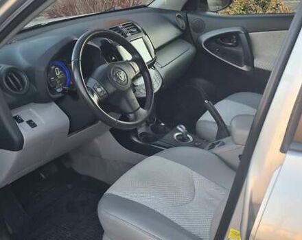 Серый Тойота RAV4 EV, объемом двигателя 0 л и пробегом 130 тыс. км за 8950 $, фото 40 на Automoto.ua