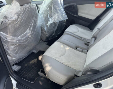 Сірий Тойота RAV4 EV, об'ємом двигуна 0 л та пробігом 119 тис. км за 11900 $, фото 13 на Automoto.ua
