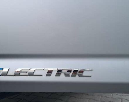 Серый Тойота RAV4 EV, объемом двигателя 0 л и пробегом 130 тыс. км за 8950 $, фото 5 на Automoto.ua