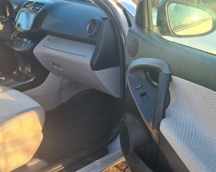 Серый Тойота RAV4 EV, объемом двигателя 0 л и пробегом 130 тыс. км за 8950 $, фото 28 на Automoto.ua