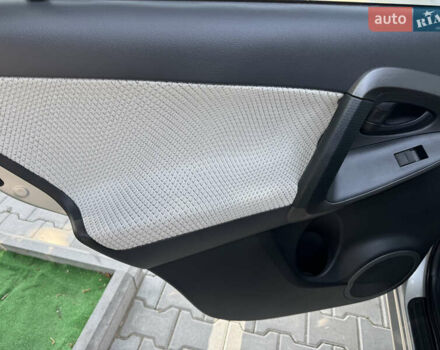 Сірий Тойота RAV4 EV, об'ємом двигуна 0 л та пробігом 119 тис. км за 11900 $, фото 14 на Automoto.ua
