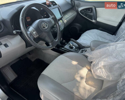 Сірий Тойота RAV4 EV, об'ємом двигуна 0 л та пробігом 119 тис. км за 11900 $, фото 7 на Automoto.ua