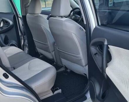 Серый Тойота RAV4 EV, объемом двигателя 0 л и пробегом 130 тыс. км за 8950 $, фото 15 на Automoto.ua