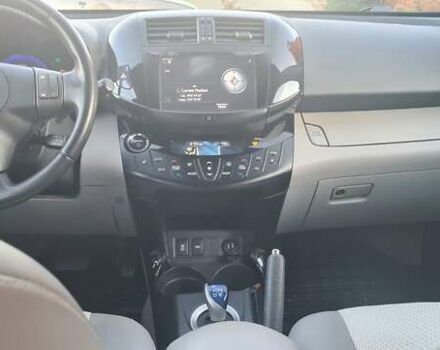 Серый Тойота RAV4 EV, объемом двигателя 0 л и пробегом 130 тыс. км за 8950 $, фото 43 на Automoto.ua