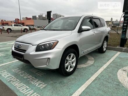 Тойота RAV4 EV 2012 у Києві на Automoto.ua Сірий Тойота RAV4 EV, об'ємом двигуна 0 л та пробігом 127 тис. км за 15000 $, фото 1 на Automoto.ua