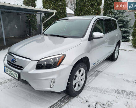 Сірий Тойота RAV4 EV, об'ємом двигуна 0 л та пробігом 195 тис. км за 10000 $, фото 1 на Automoto.ua