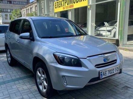 Тойота RAV4 EV 2014 в Днепре (Днепропетровске) на Automoto.ua Серый Тойота RAV4 EV, объемом двигателя 0 л и пробегом 215 тыс. км за 13900 $, фото 1 на Automoto.ua
