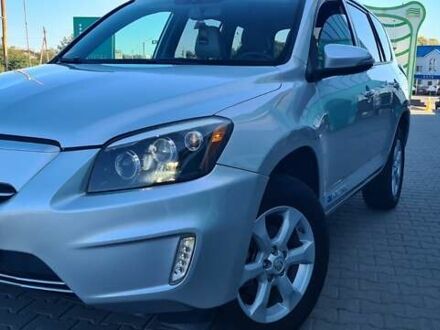 Серый Тойота RAV4 EV, объемом двигателя 0 л и пробегом 129 тыс. км за 9850 $, фото 1 на Automoto.ua