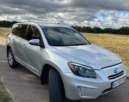 Сірий Тойота RAV4 EV, об'ємом двигуна 0 л та пробігом 139 тис. км за 11800 $, фото 1 на Automoto.ua
