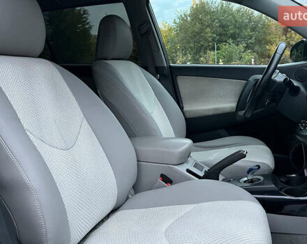 Тойота RAV4 EV 2013 в Львове на Automoto.ua Синий Тойота RAV4 EV, объемом двигателя 0 л и пробегом 230 тыс. км за 8999 $, фото 15 на Automoto.ua