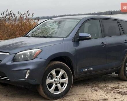 Синій Тойота RAV4 EV, об'ємом двигуна 0 л та пробігом 155 тис. км за 9999 $, фото 4 на Automoto.ua