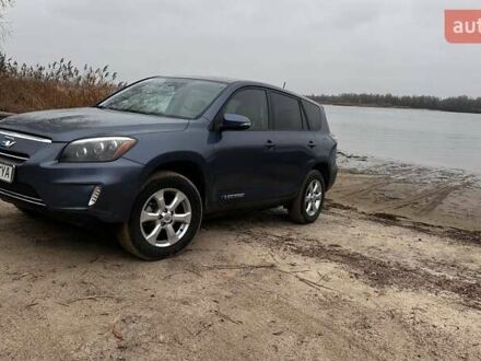 Синий Тойота RAV4 EV, объемом двигателя 0 л и пробегом 155 тыс. км за 9999 $, фото 1 на Automoto.ua