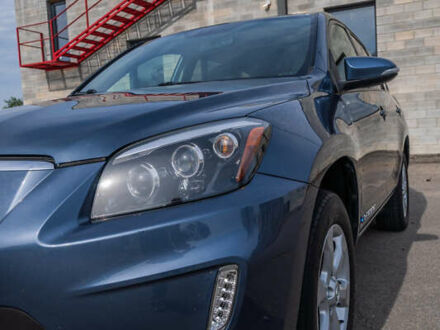 Тойота RAV4 EV 2014 в Кременчуге на Automoto.ua Синий Тойота RAV4 EV, объемом двигателя 0 л и пробегом 132 тыс. км за 12700 $, фото 1 на Automoto.ua