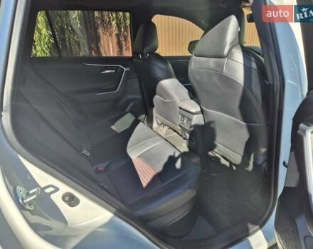Белый Тойота RAV4 PHEV, объемом двигателя 2.49 л и пробегом 90 тыс. км за 42000 $, фото 7 на Automoto.ua