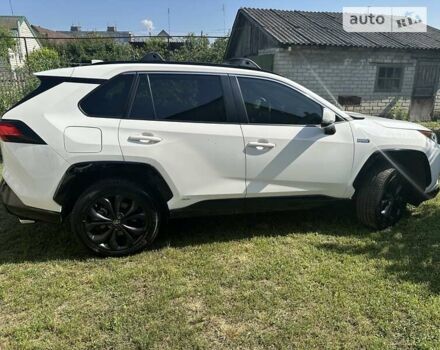 Белый Тойота RAV4 PHEV, объемом двигателя 2.49 л и пробегом 32 тыс. км за 42000 $, фото 7 на Automoto.ua