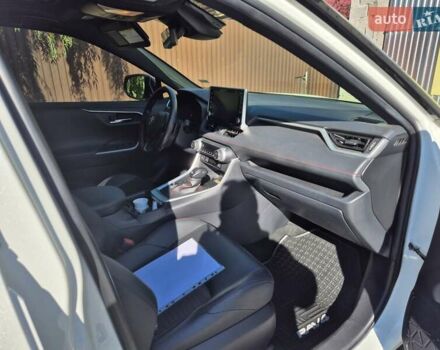 Белый Тойота RAV4 PHEV, объемом двигателя 2.49 л и пробегом 90 тыс. км за 42000 $, фото 6 на Automoto.ua