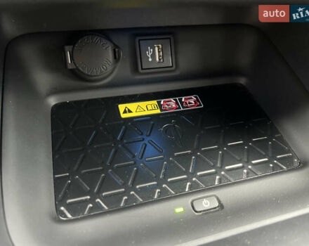 Белый Тойота RAV4 PHEV, объемом двигателя 0 л и пробегом 9 тыс. км за 44200 $, фото 32 на Automoto.ua