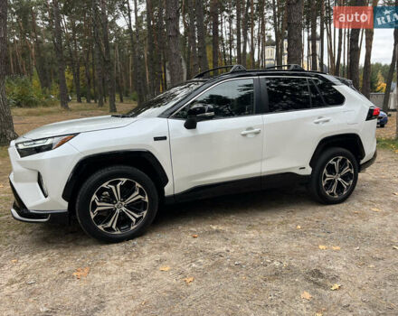 Белый Тойота RAV4 PHEV, объемом двигателя 0 л и пробегом 9 тыс. км за 44200 $, фото 1 на Automoto.ua