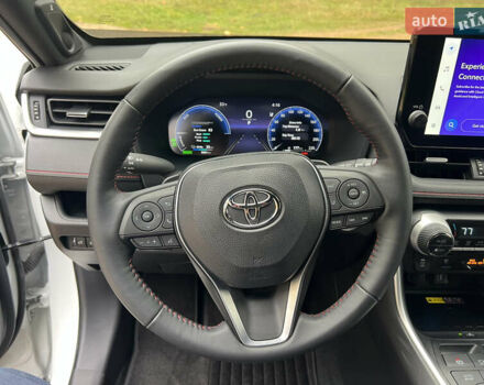 Белый Тойота RAV4 PHEV, объемом двигателя 0 л и пробегом 9 тыс. км за 44200 $, фото 28 на Automoto.ua