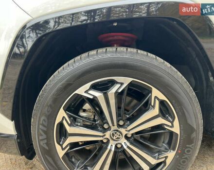 Белый Тойота RAV4 PHEV, объемом двигателя 0 л и пробегом 9 тыс. км за 44200 $, фото 9 на Automoto.ua