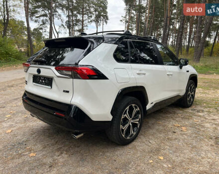 Белый Тойота RAV4 PHEV, объемом двигателя 0 л и пробегом 9 тыс. км за 44200 $, фото 5 на Automoto.ua